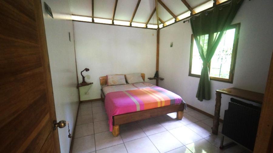 Casa De Los Amigos Caribena Cahuita Bagian luar foto