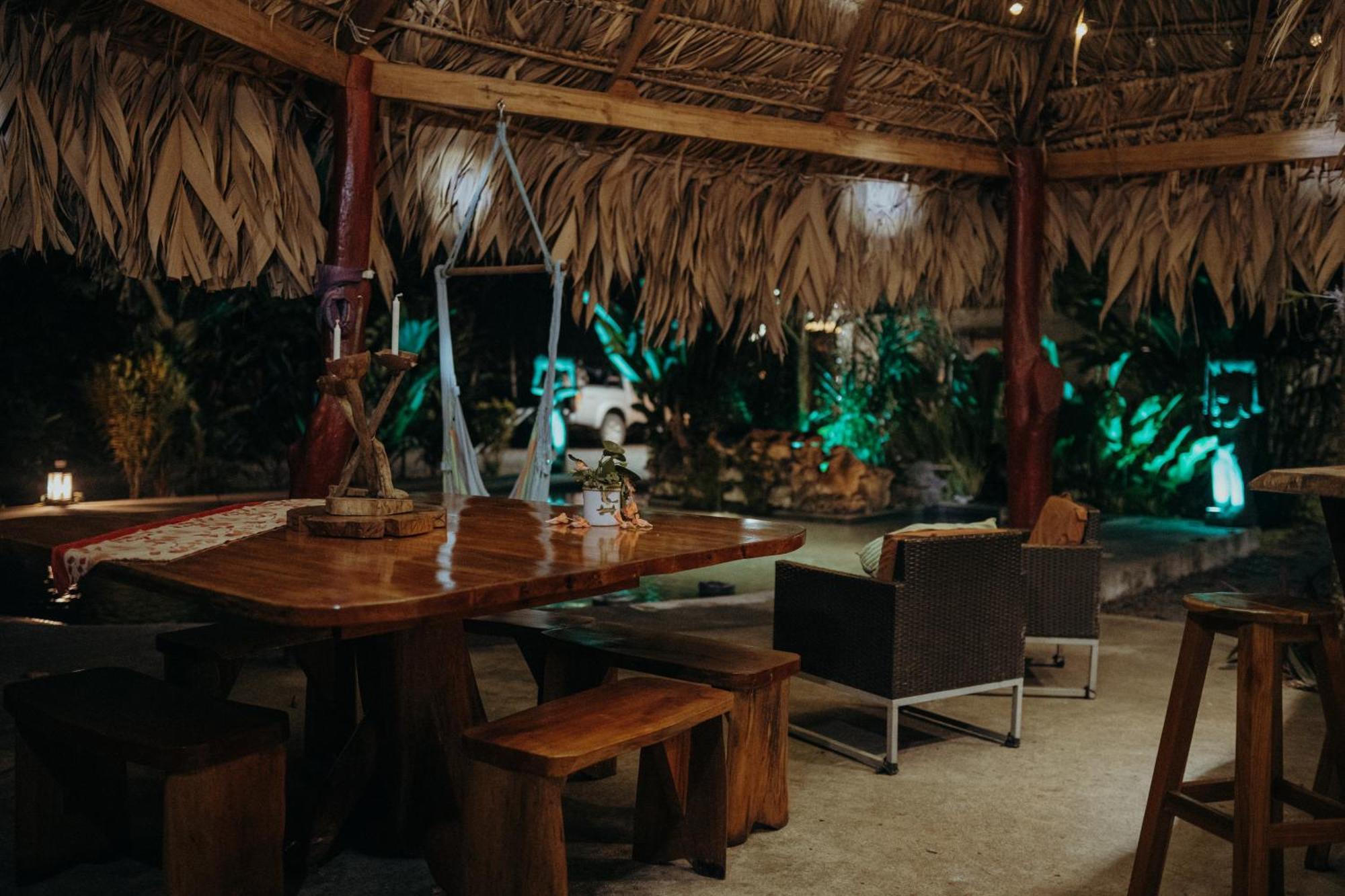 Casa De Los Amigos Caribena Cahuita Bagian luar foto